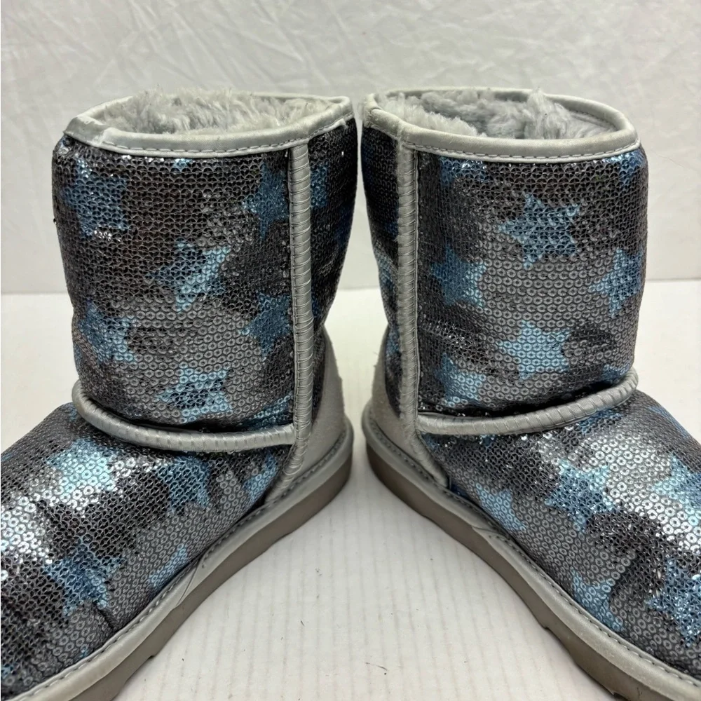 Ugg Sequin Star Winter Boots in Silver & Blue, size 5 big girl, box 25